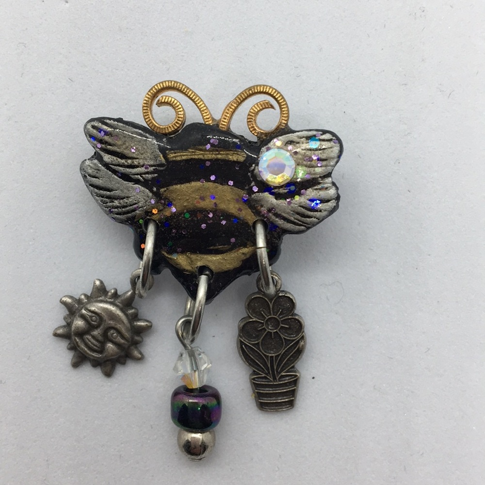 Bumble Bee Pin 🐝